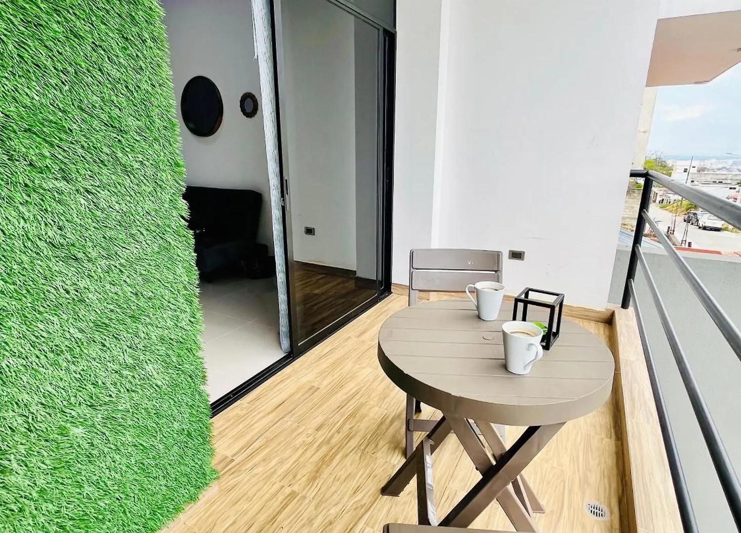 Hermosa Suite & Jacuzzi & Balcon - Piso 1 - 10Min Del Consulado Americano Guayaquil 0*,  Ecuador